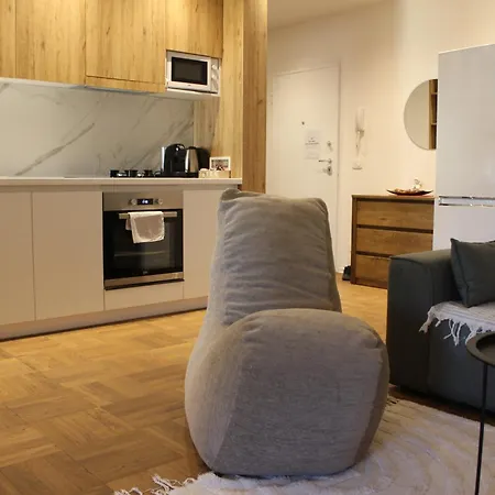 Simplicity Center 아파트 티라나